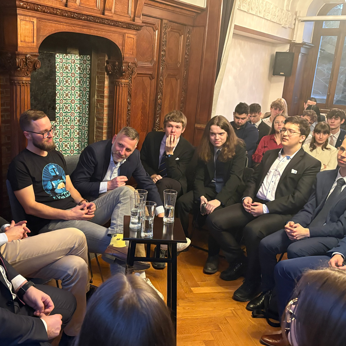 Débat avec des représentants de la Région de Pilsen